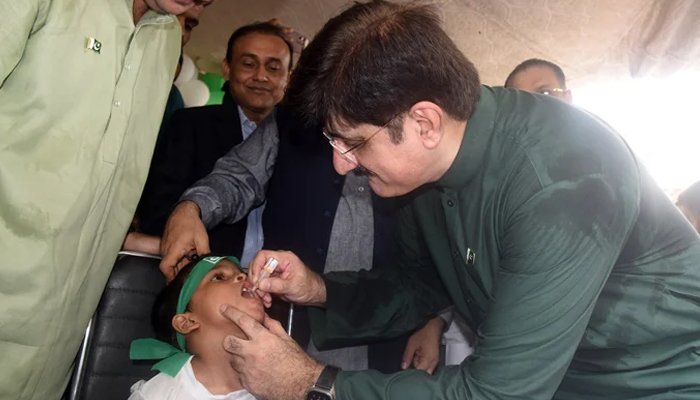 Sindh Chief Minister Syed Murad Ali Shah administering polio drops to a child August 14th, 2024. — Facebook/@SindhCMHouse