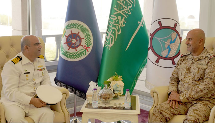 The Commanding Officer of PNS HUNAIN (left) exchanges views with the Commander of King Faisal Naval Base on August 22, 2024. — Facebook/Director General Public Relations - Navy