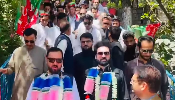 Khyber Pakhtunkhwa Minister for Higher Education Meena Khan Afridi on Saturday (left) and others are can be seen in this image on August 24, 2024. — Screengrab/Facebook/@IMeenaKhanOfficial