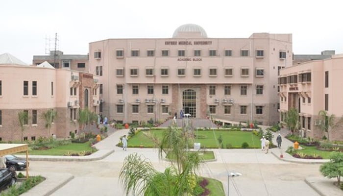 Khyber Medical University (KMU) Peshawar building seen in this image. — APP/file