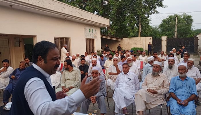 Qaumi Watan Party (QWP) Provincial Chairman Sikandar Hayat Khan Sherpao is expressing his views to the participants release on August 25, 2024. — Facebook/@SikandarSherpao.official