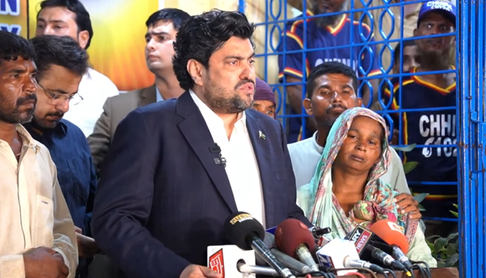 Governor Sindh Kamran Khan Tessori is addressing the media along with the family members of the 12-year-old Ganga who was raped and murdered and then found in the Lucky Star garbage dump in the Saddar Karachi on August 26, 2024. — Screengrab/Facebook/@TeamKTessori