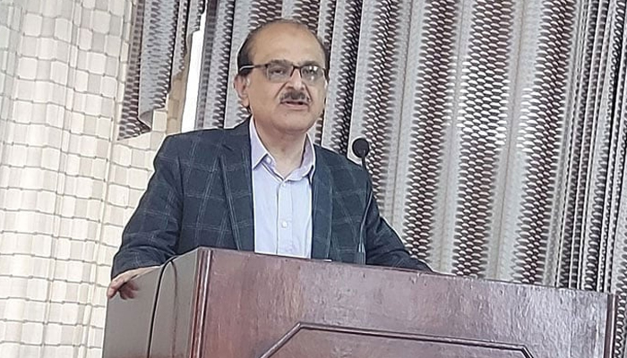 Ministry of Federal Education and Professional Training Secretary Mohyuddin Ahmad Wani addresses the teacher training workshop in Islamabad on May 1, 2024. — Facebook/@National Rahmatul lil Aalameen Wa Khatamun Nabiyyin Authority