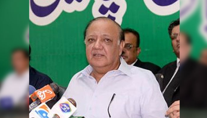 Pakistan Muslim League-Q leader Chaudhry Wajahat Hussain addresses a press conference.— APP/File