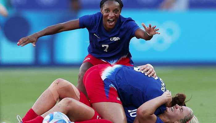 Crystal Dunn of the United States celebrates with teammates after winning gold at the Paris Olympics. —Reuters/file