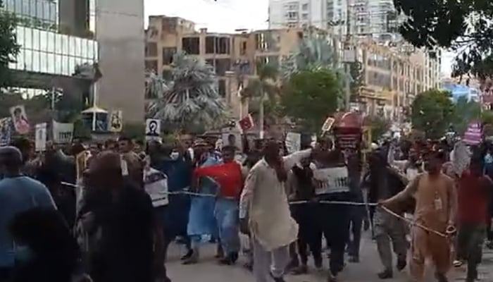 Human Rights Commission of Pakistan (HRCP) and National Trade Union Federation (NTUF) officials are doing long march coming to Teen Talwar and going Karachi Press Club on August 30, 2024. — Screengrab/Facebook/@HRCP87