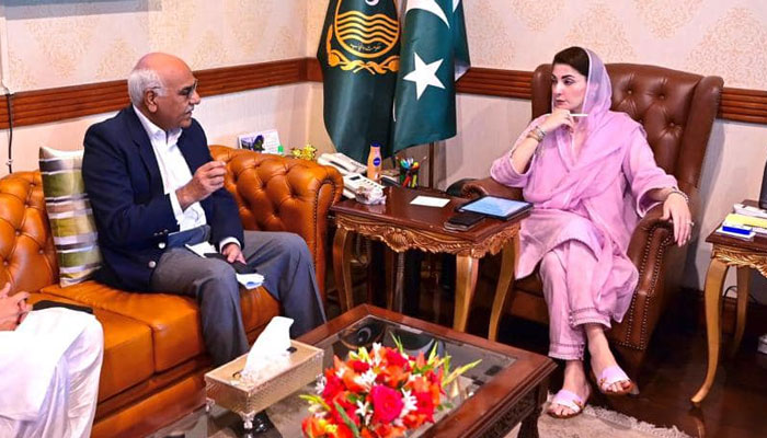 Punjab Chief Minister Maryam Nawaz (right) exchange views with the Founder and Chairman of Akhuwat Dr Amjad Saqib on September 1, 2024. — Facebook/Maryamazing