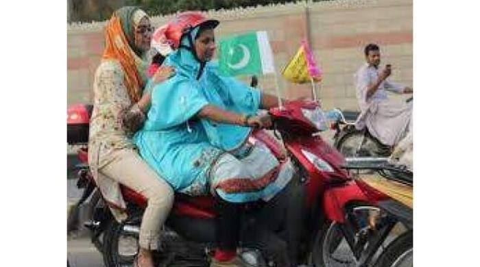 Increasing Popularity of Scooters Among Women in Twin Cities of Pakistan