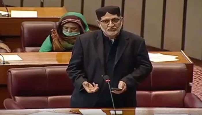 Balochistan National Party-Mengal (BNP-M) Chief Sardar Akhtar Mengal speaks at a parliament session in an undated picture. — X/@sakhtarmengal/File