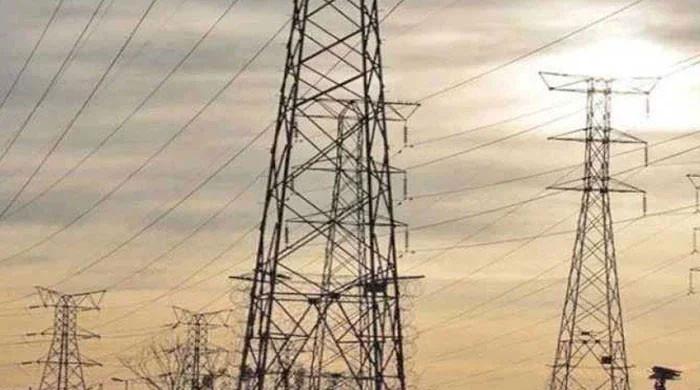 Federal, provincial, AJK govts owe Rs256.34bn to Discos