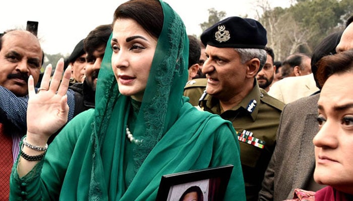 Newly-elected Chief Minister Punjab Maryam Nawaz waving hand to the people after taking oath at Governor House on February 26, 2024. — APP