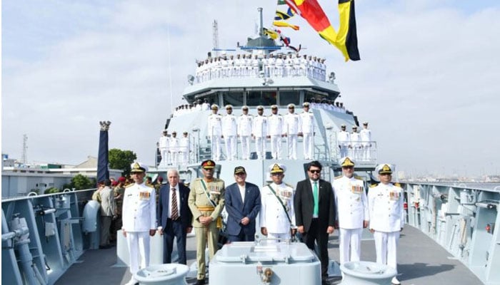 President Asif Ali Zardari (centre), Chairman Joint Chiefs of Staff Committee General Sahir Shamshad Mirza (3rd left) Chief of Naval Staff Admiral Naveed Ashraf, (4th right) and other officials seen in this image.— APP/file