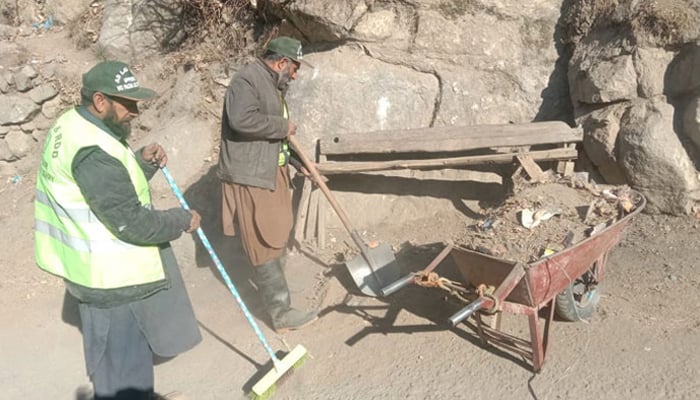 A representational image showing local government workers seen busy in cleaning drive. — Facebook/@dglgrd/File