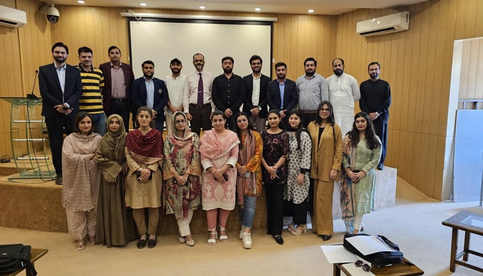 SZABIST University can be seen in the group photo on the occasion of the successful completion of its Human Resources (HR) Management Certificate Course released on September 6, 2024. — Facebook/@SZABIST.Islamabad.Official