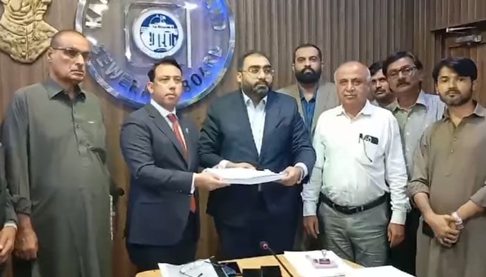 Chief Executive Officer (CEO) Karachi Water Sewerage Corporation (KWSC) Engineer Syed Salah pose for a photo after signing an Engineering Procurement Construction (EPC) agreement on September 12, 2024. — Screengrab via Facebook/Karachi Water & Sewerage Corporation