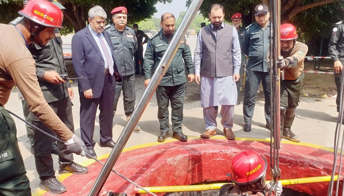 DG Rescue 1122 AJK Masood ur Rehman (third from left) visits Emergency Services Headquarters and Academy Lahore on September 13, 2024. — Facebook/Punjab Emergency Service Department