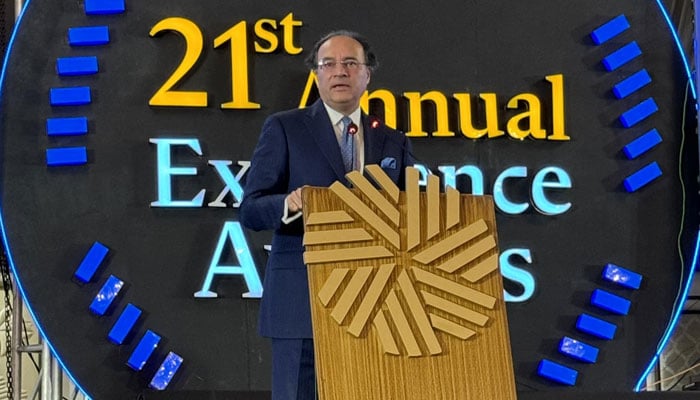 Federal Minister for Finance and Revenue Senator Muhammad Aurangzeb addresses the CFA Society of Pakistan’s 21st Annual Excellence Awards on September 14, 2024. — Facebook/Jehan Ara