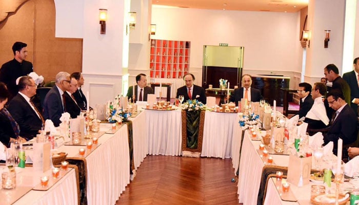 Federal Minister for Finance and Revenue Senator Muhammad Aurangzeb hosted a dinner in honor of Mr. Masatsugu Asakawa, President of the Asian Development Bank (ADB), and his delegation on September 15, 2024. — APP