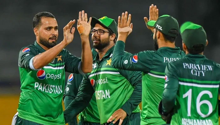 Faheem Ashraf (left) and other Pakistan team players. — AFP/file