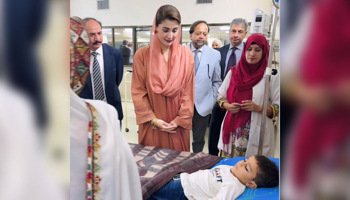 Punjab Chief Minister Maryam Nawaz visits Children’s Hospitals Cardiac Surgery Ward on September 16, 2024. — Facebook/Maryam Nawaz Sharif