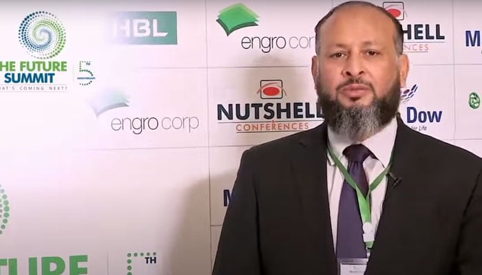 K-Electric (KE) Chief Executive Officer (CEO) Moonis Abdullah Alvi speak with the media persons in Karachi. — Screengrab via Youtube/@NutshellGroup/File