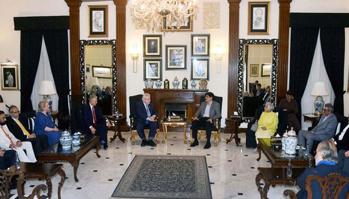 CM Sindh Syed Murad Ali Shah exchanges views with the Chairman of the Rotary Foundation, Mark Daniel Maloney during a meeting at CM House in Karachi on September 19, 2024. — PPI