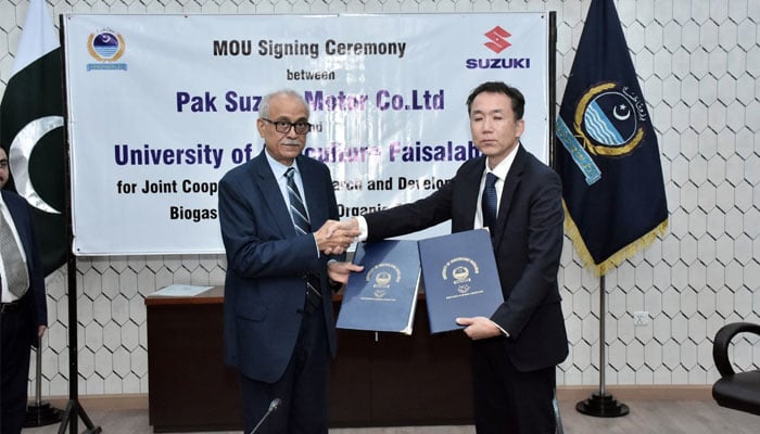 An image from the signing of Memorandum of Understanding between University of Agriculture Faisalabad and Pak  Suzuki Motor Co.Ltd for joint cooperation for research and development of biogas technology and organic fertilizer on September 20, 2024.— Facebook@UniversityOfAgricultureFaisalabadPakistan