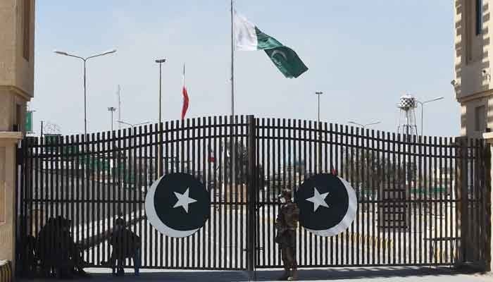 Pakistani soldiers stand guard at the closed Pakistan-Iran border in Taftan on February 25, 2020. —AFP