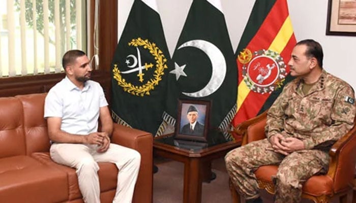 British-Pakistani boxerAmir Khan (left) meets COAS General Syed Asim Munir at GHQ in Rawalpindi on May 4, 2024. — Facebook/ISPR/File