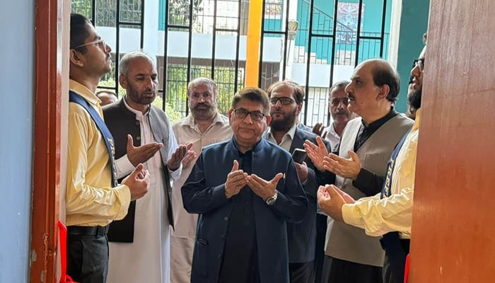 Member National Assembly Professor Engineer Abdul Aleem Khanzada praying after inaugurating the IT Park and e-Rozgar Centre initiatives in Islamabad Model College for Boys F-10/4 image released on September 27, 2024. — Facebook/@Prof.Abdul.Aleem