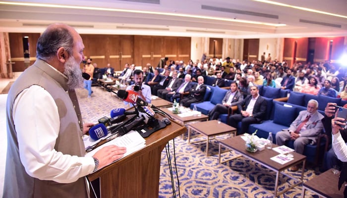 Federal Minister of Commerce Jam Kamal Khan speaking to the participants at the 40th anniversary celebration of ICCIs in Islamabad on September 28, 2024. — PID