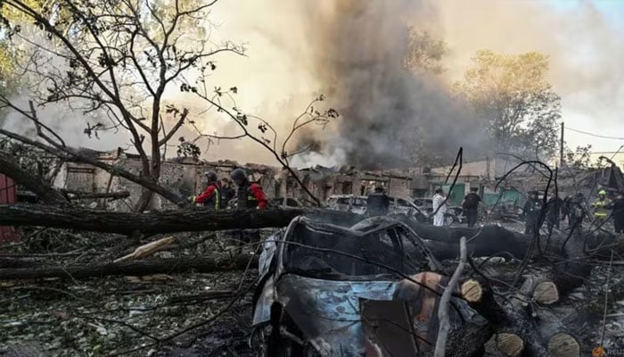 Rescuers work at a site of an apartment building hit by a Russian air strike, amid Russias attack on Ukraine, in Zaporizhzhia, Ukraine Sep 29, 2024. — Reuters