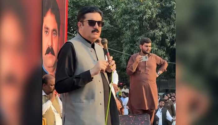 Khyber Pakhtunkhwa Governor Faisal Karim Kundi addressing to Pakistan People’s Party (PPP) workers in Rahim Yar Khan seen in this image. — Screengrab/Facebook/@faisal.k.kundi