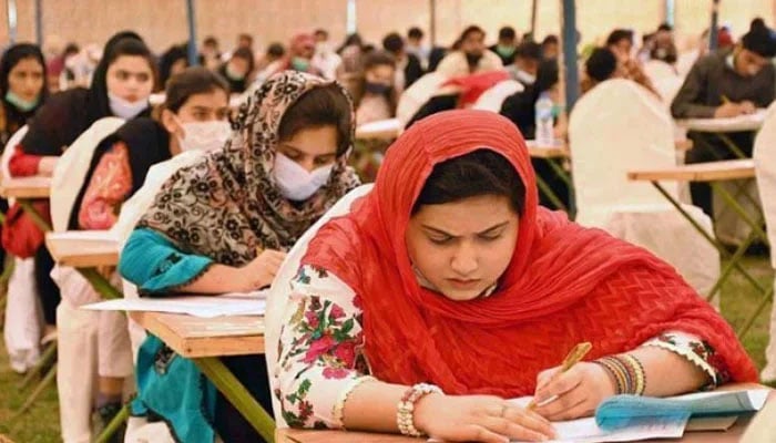 This representational image shows students take an entrance exam at the Liaquat University of Medical & Health Sciences (LUMHS) in Jamshoro. — APP/File