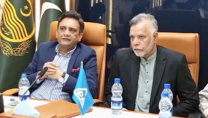 LDA Vice Chairman Mian Marghub Ahmed (right) can be seen along with with Director General LDA Tahir Farooq during an introductory meeting with LDA officers at the LDA office in Johar Town on July 23, 2024. — Screengrab via Facebook/Lahore Development Authority