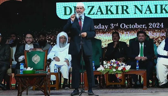 Islamic scholar Dr Zakir Naik addresing an event at Governor House in Karachi on Oct 3, 2024. — Screengrab via YouTube/Geo News