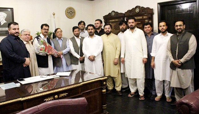 A delegation of Frontier Custom Agents Association (FCAA) Khyber Pakhtunkhwa visits Sarhad Chamber of Commerce and Industry (SCCI) president Fazal Moqeem Khan on Oct 5, 2024. — Facebook/scci.peshawar