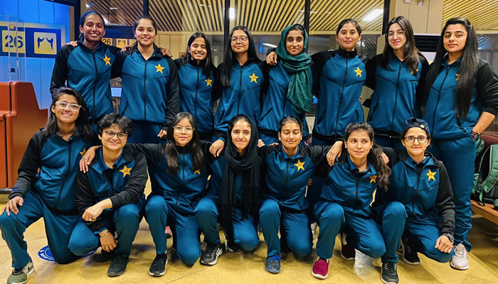 Pakistan U19 women team poses for a group photo. — PCB website/file