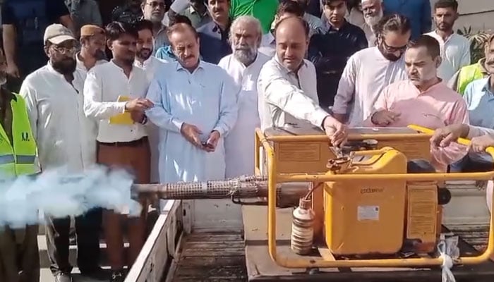 Karachi Deputy Mayor Salman Abdullah Murad inaugurates a fumigation campaign in Karachi on October 9, 2024. — Facebook/Karachi Metropolitan Corporation