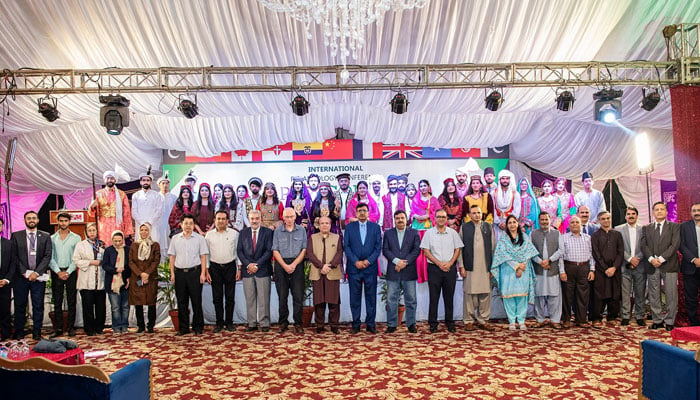 UVAS Vice-Chancellor Meritorious Prof Dr Muhammad Younus in a group photo at a two-day International Parasitology conference (PARACON-24) at the University of Veterinary & Animal Sciences (UVAS) on October 10, 2024. — Facebook/UVAS