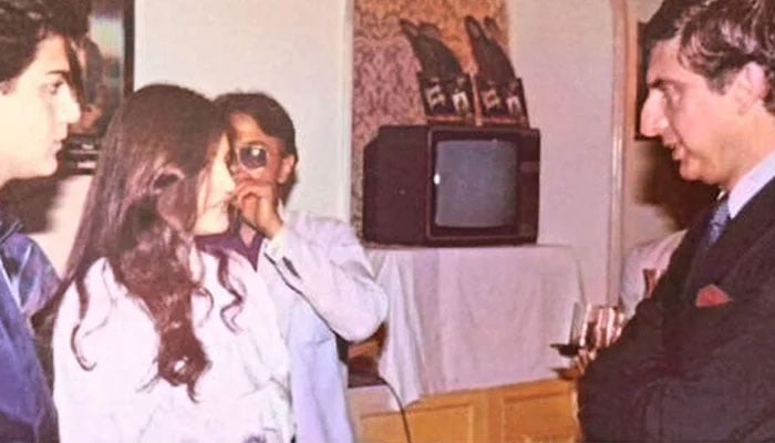 Pakistan’s famous duo Zoheb Hassan and Nazia Hassan (Left) meets Indian industrialist Ratan Tata in this undated image. — Instagram/zohebhassan_