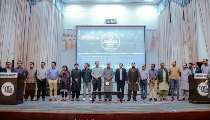 Participants pose for a group photo at the university’s remarkable ranking of 601-800 in the Times Higher Education (THE) World University Rankings organised by the Sukkur IBA University on October 14, 2024. — Facebook/Sukkur IBA University