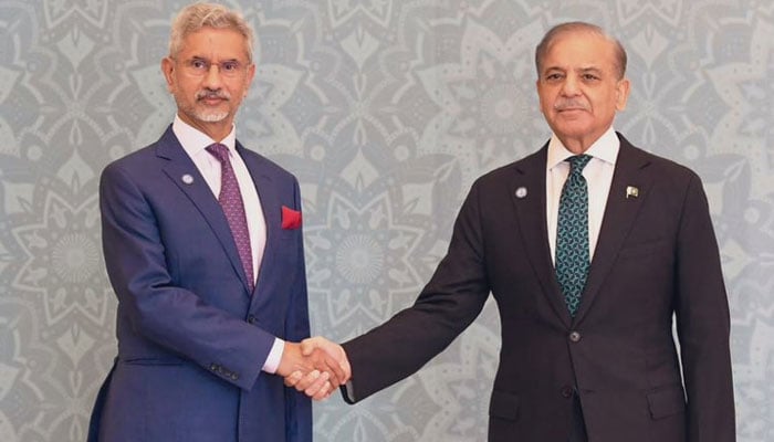 PM Shehbaz Sharif receives Indian Foreign Minister Subrahmanyam Jaishankar upon his arrival at the venue of the 23rd SCO Council of Heads of Government meeting in Islamabad on Oct 16, 2024. — X/@DrSJaishankar