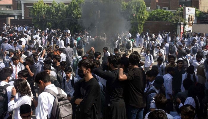 Students are holding protest demonstration against alleged rape of a female student by security guard in college premises in Lahore on October 14, 2024. — PPI