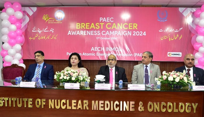 Pakistan Atomic Energy Commission (PAEC), Chairman Dr Raja Ali Raza Anwar (centre) attends a breast cancer awareness event arranged by PAEC’s Institute of Nuclear Medicine and Oncology Lahore (INMOL) on October 17, 2024. — APP