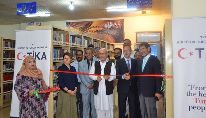 (from right to left) Deputy Consul General of Turkiye Lahore Ali Arbash, (TIKA)’s Country Head Muhsin Balci and others inaugurate a modern lab in the Punjab University Library on October 21, 2024. — Facebook@UniversityOfThePunjab.Official