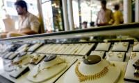 Gold prices rise Rs500 per tola to all-time high