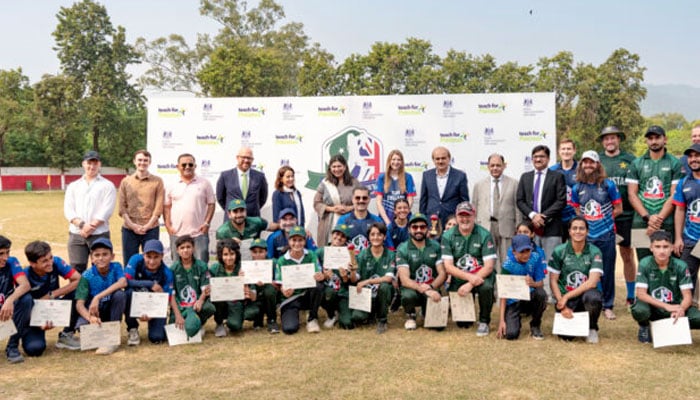 A group photo after the game at the British High Commission in Islamabad.— British High Commission website/file