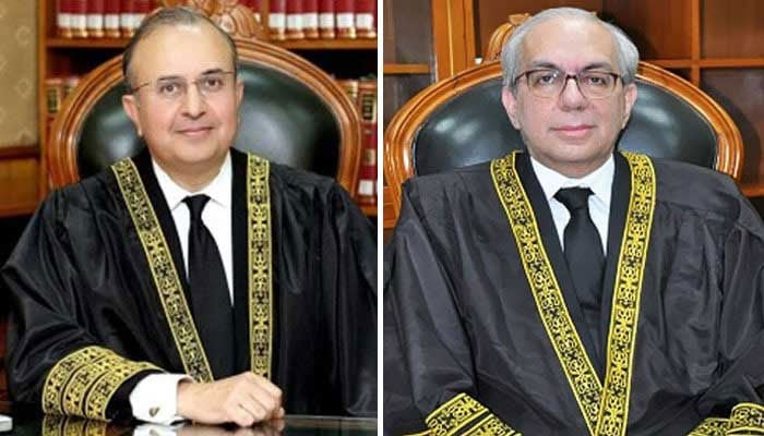 Justice Mansoor Ali Shah (left) and Justice Munib Akhtar. — Supreme Court of Pakistan website/file