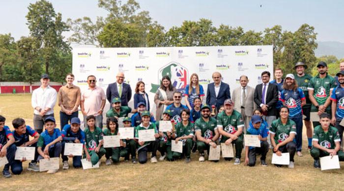 Team Teach wins street cricket match against Team UK